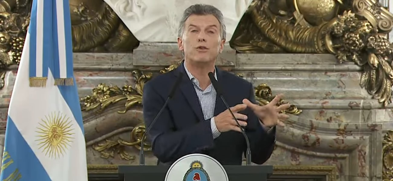 Macri habló de «emergencia» y «crisis» por primera vez