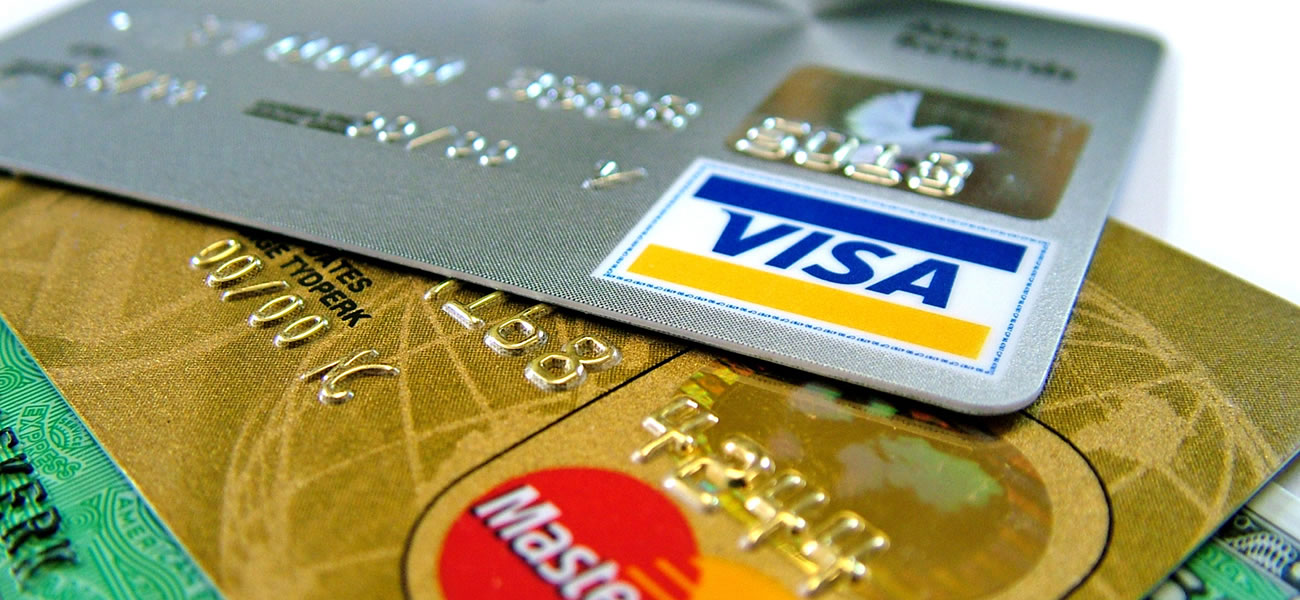 El Banco Credicoop bajó a 50% su tasa para las tarjetas de crédito