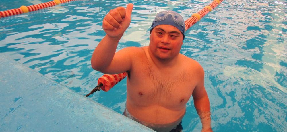 Escuela de natación para personas con discapacidad