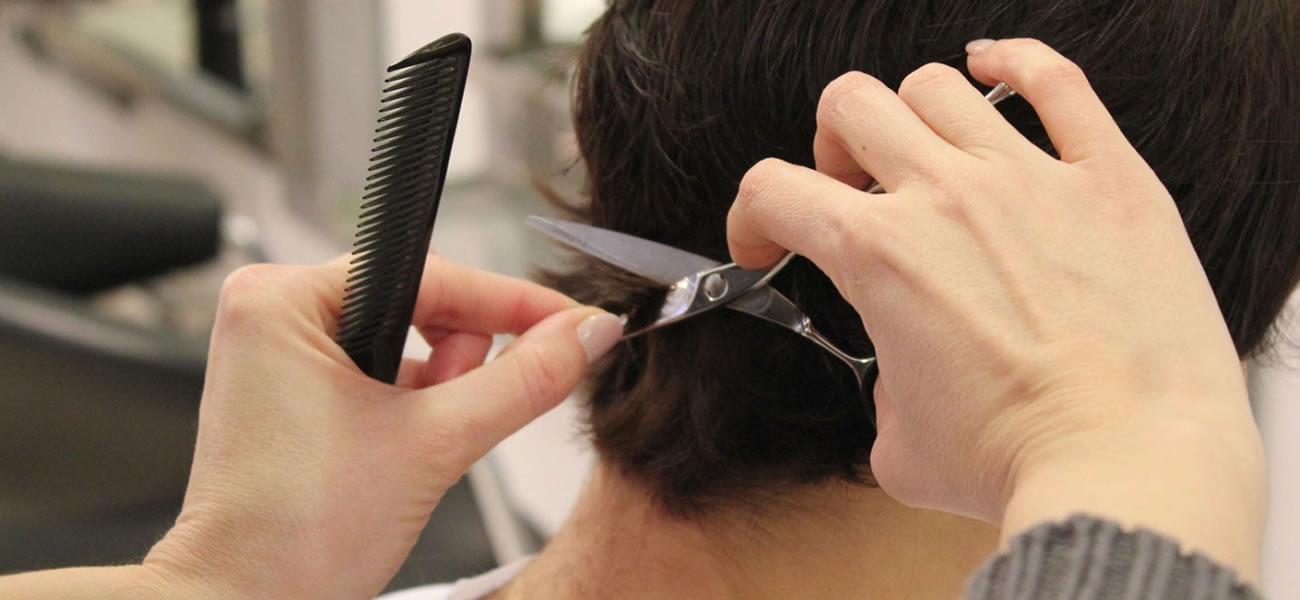Alumnos del taller de peluquería realizarán cortes gratuitos en Avellaneda