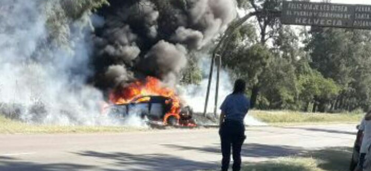 Se incendió el auto de Daniel Pasarella en el norte santafesino