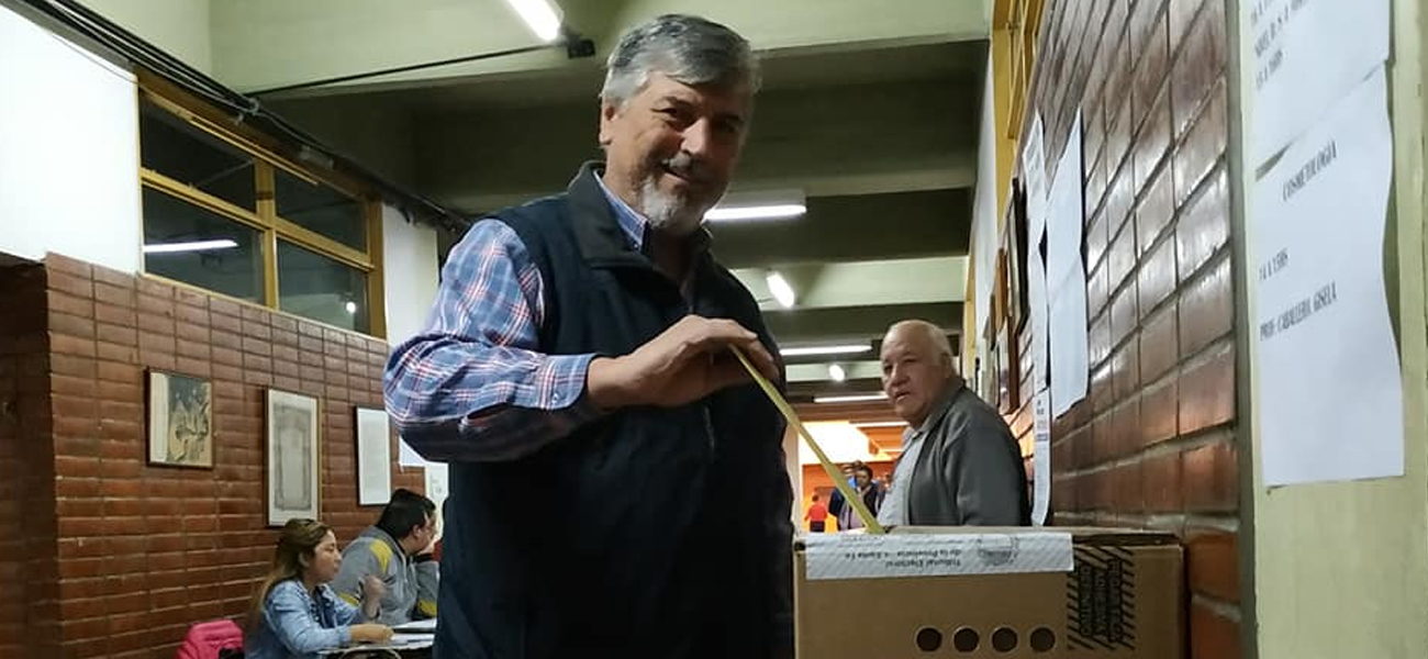 Votó Emilio Adobato