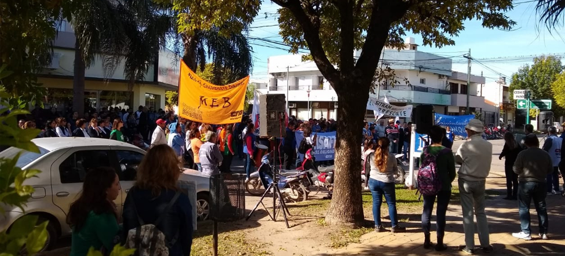 La manifestación de Reconquista pidió «cambiar el gobierno» y apuntaron también contra los candidatos locales de Cambiemos