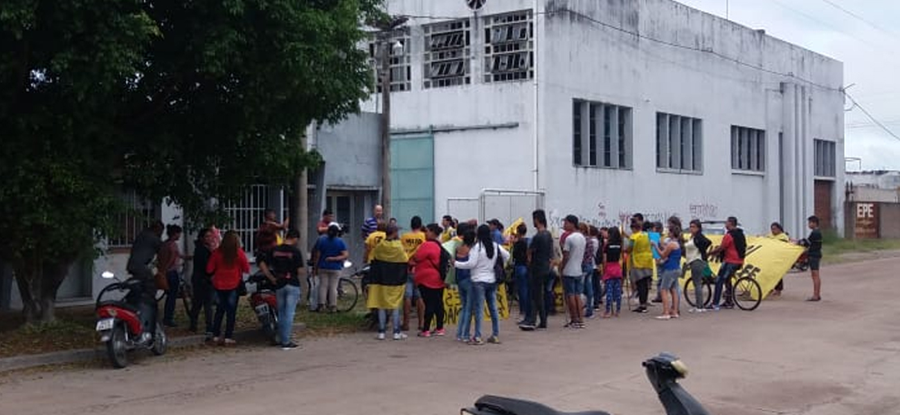 Manifestación en Villa Ocampo por los altos costos de la energía eléctrica