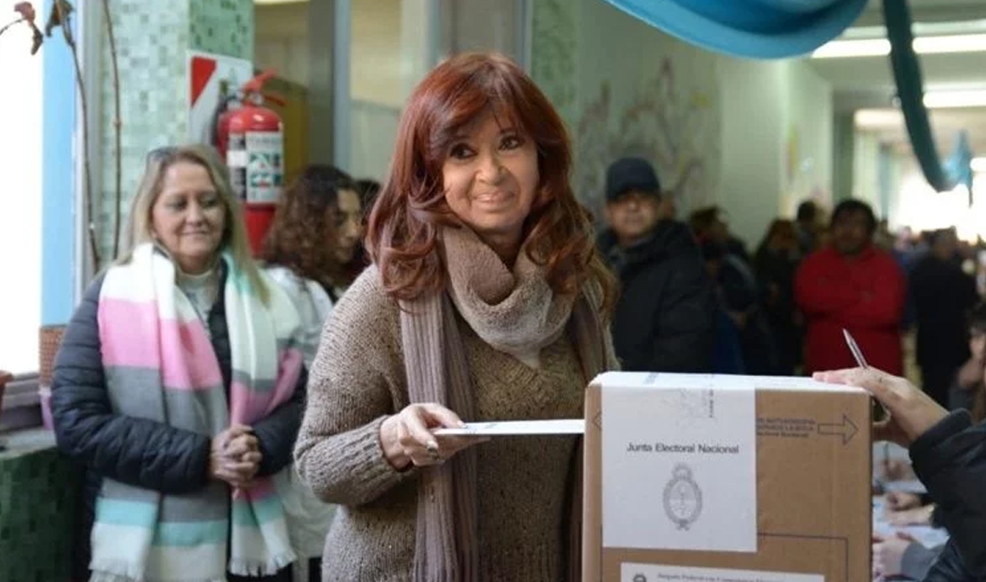 Cristina Kirchner votó en Río Gallegos y se fue sin hablar sobre las elecciones