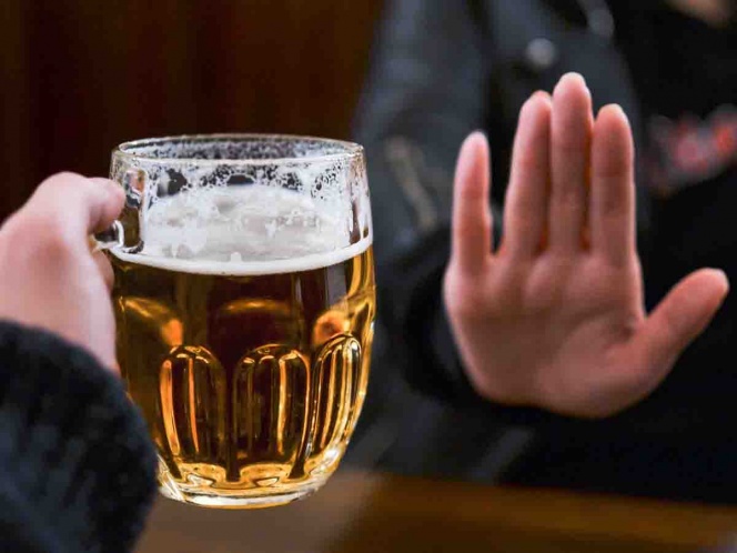 Tomar alcohol todos los días puede acelerar el envejecimiento cerebral, según revela un nuevo estudio