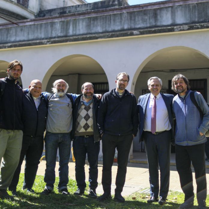 Mensaje de cuarentena y Padrenuestro: Alberto Fernández y los curas villeros grabaron un video