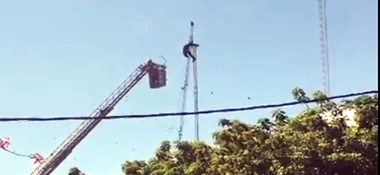 VIDEO. Dramático rescate de un hombre que quedó colgado de una antena