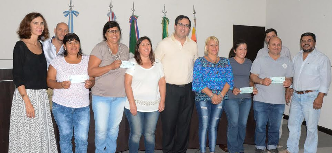 Entregaron microcréditos a emprendedores locales