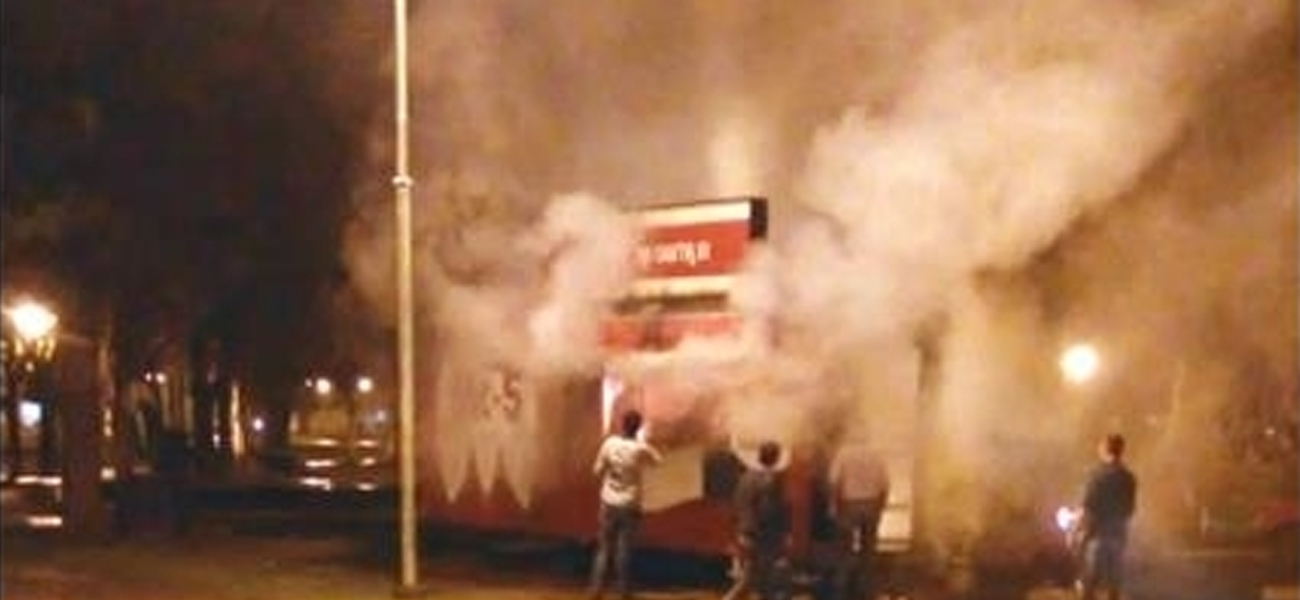Se incendió un carro hamburguesero en Avellaneda