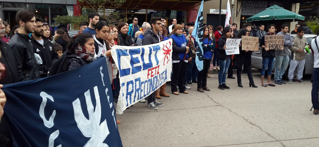 Importante manifestación frente a ANSES por las bajas del PROGRESAR