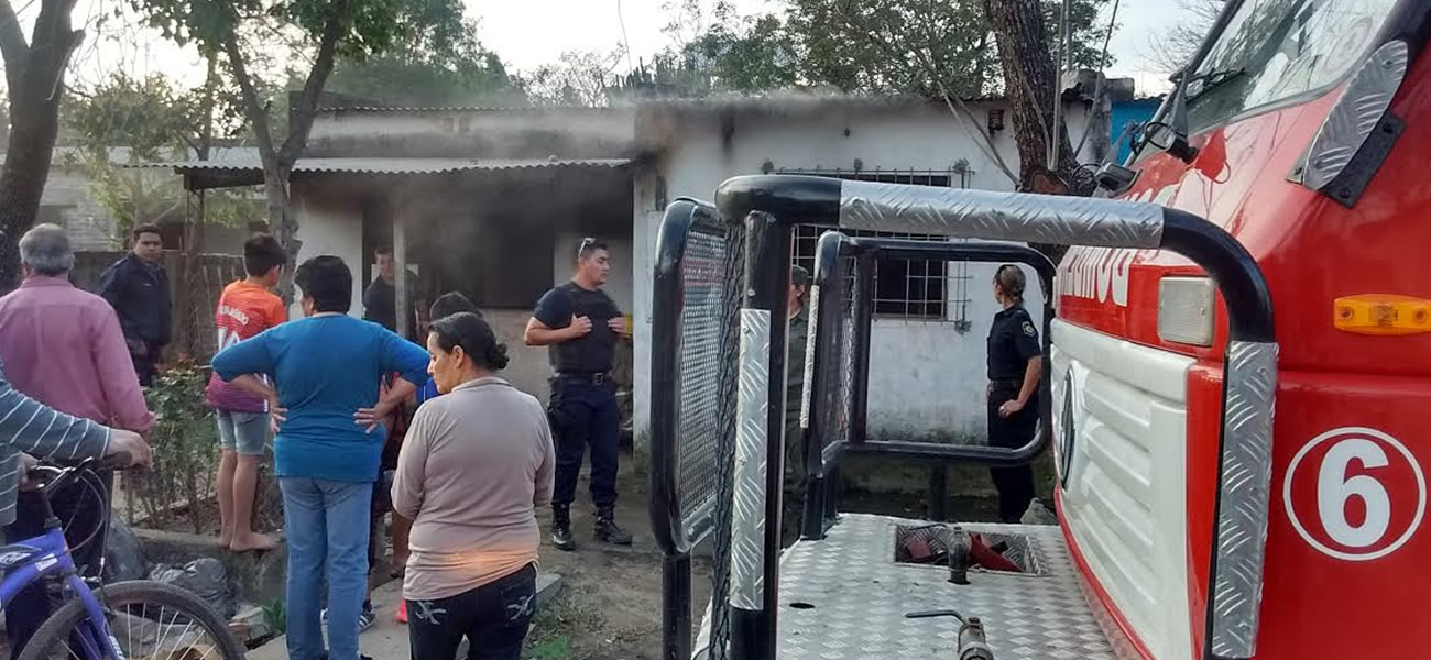 Voraz incendio en una vivienda de Reconquista