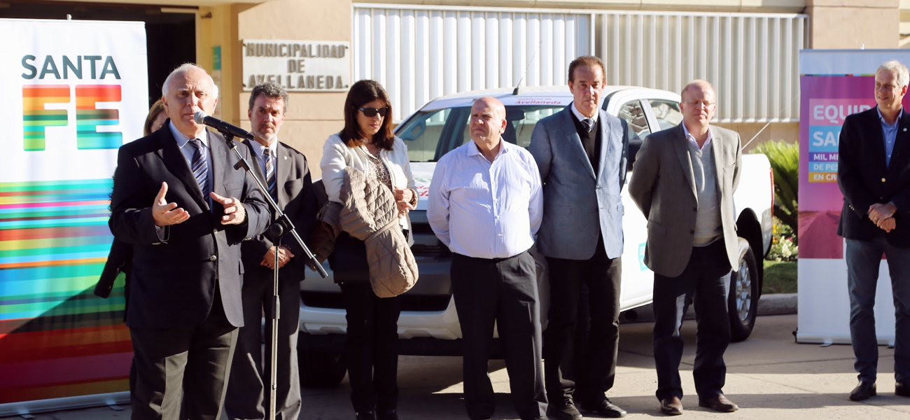 Lifschitz entregó equipamiento a municipios y comunas del norte de la provincia