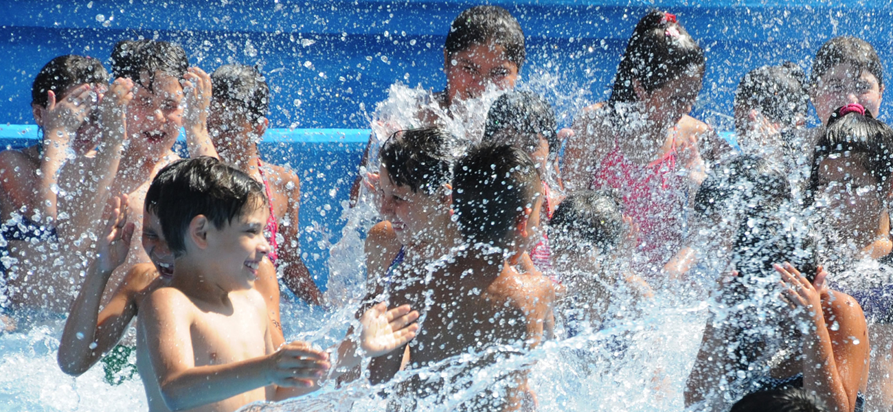 Otitis, hongos y piojos: ¿cómo cuidar a los chicos en las colonias de verano?