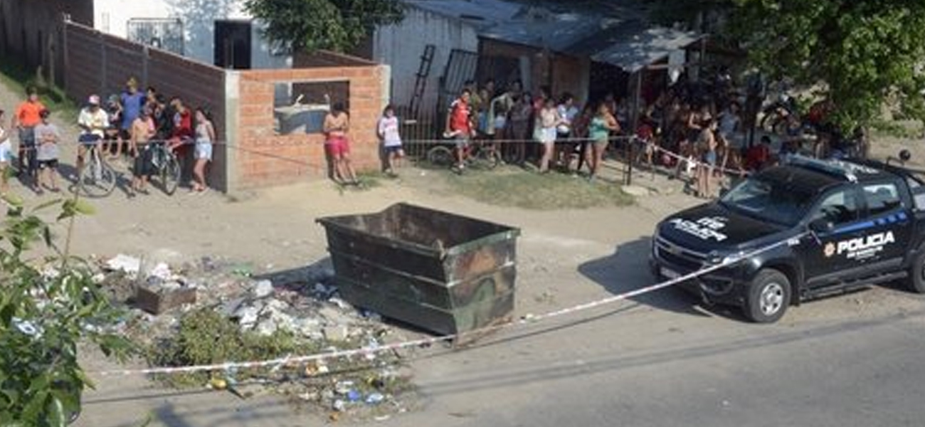 Encuentran el cuerpo calcinado de una mujer dentro de un contenedor en Rosario