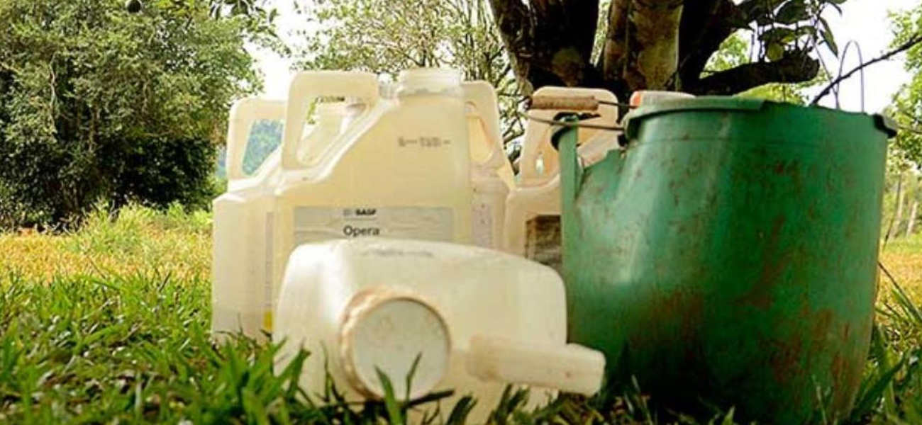 La provincia presentó un sistema de limpieza y reciclado de bidones de agrotóxicos