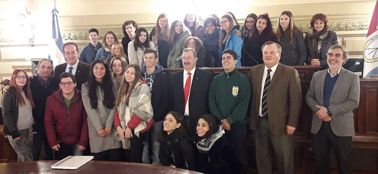 Marcón recibió a estudiantes italianos en la Legislatura