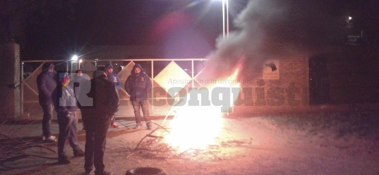 Protesta por despidos en Tutto Porkys