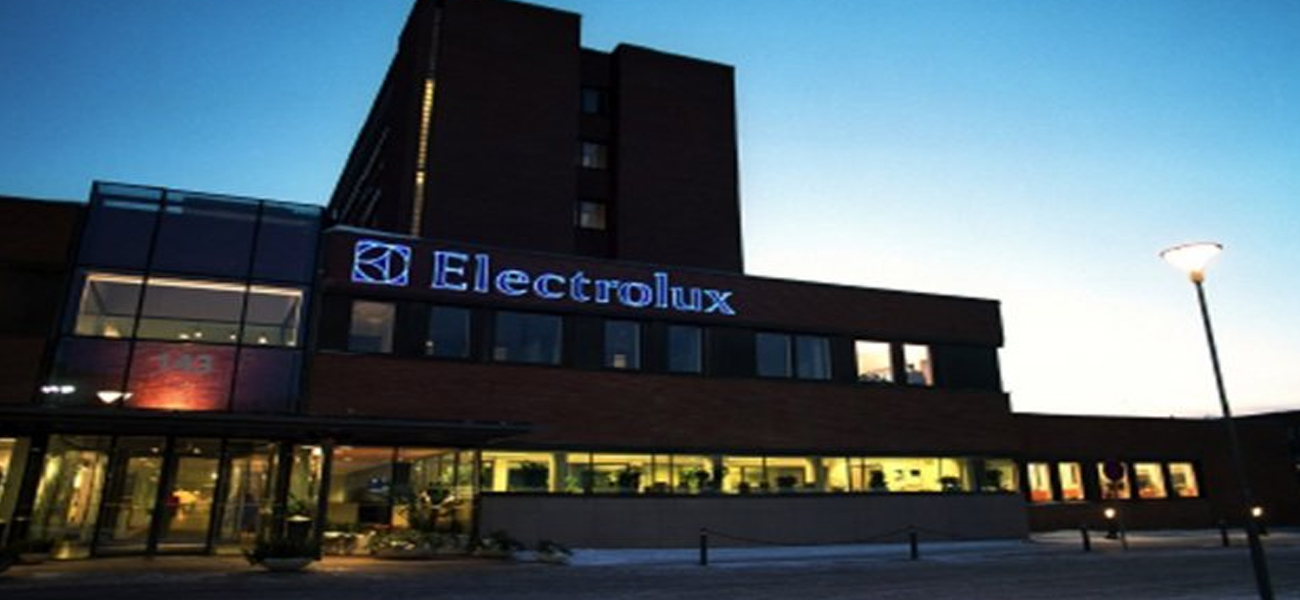 Electrolux licenció a todo su personal por un mes