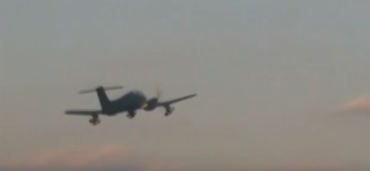VIDEO – Avellaneda: explotan los motores de un Pucará en pleno show aéreo