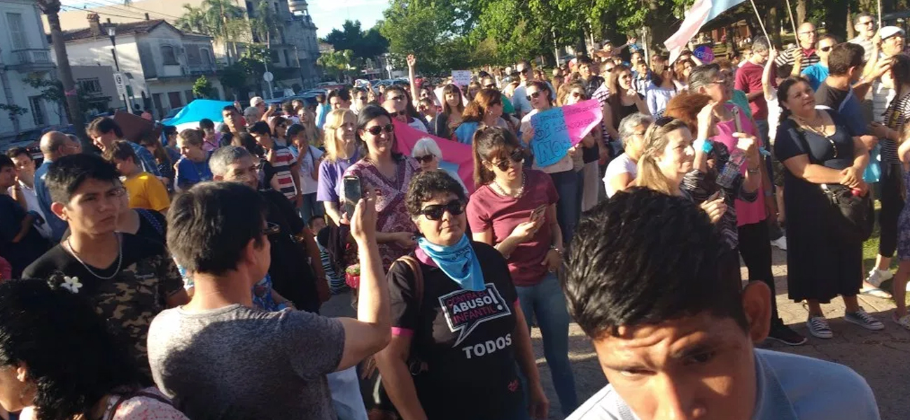 Multitudinaria marcha contra la ESI