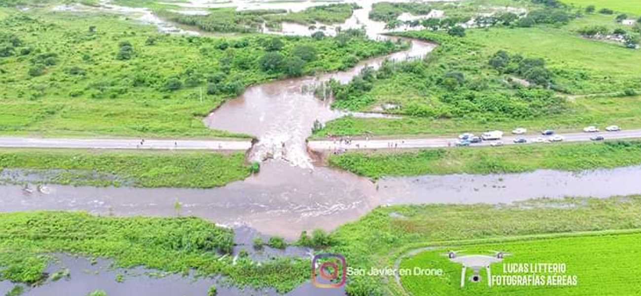Retirada del ejército: el puente que trajeron es más corto que el canal que se formó en la Ruta 1