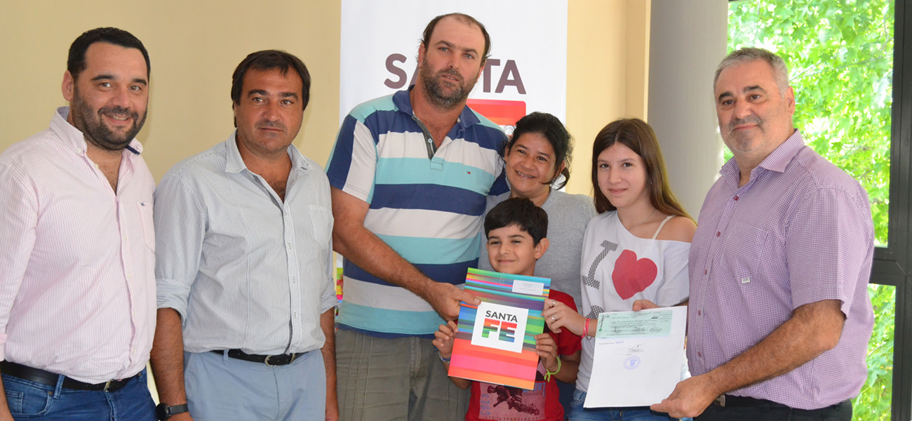 La provincia entregó 20 escrituras a familias de Margarita