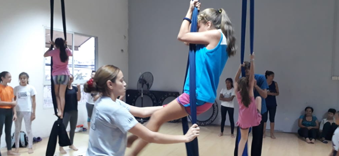 La Cuadra suma «danza en telas» a Iniciación a la Danza y Contemporáneo