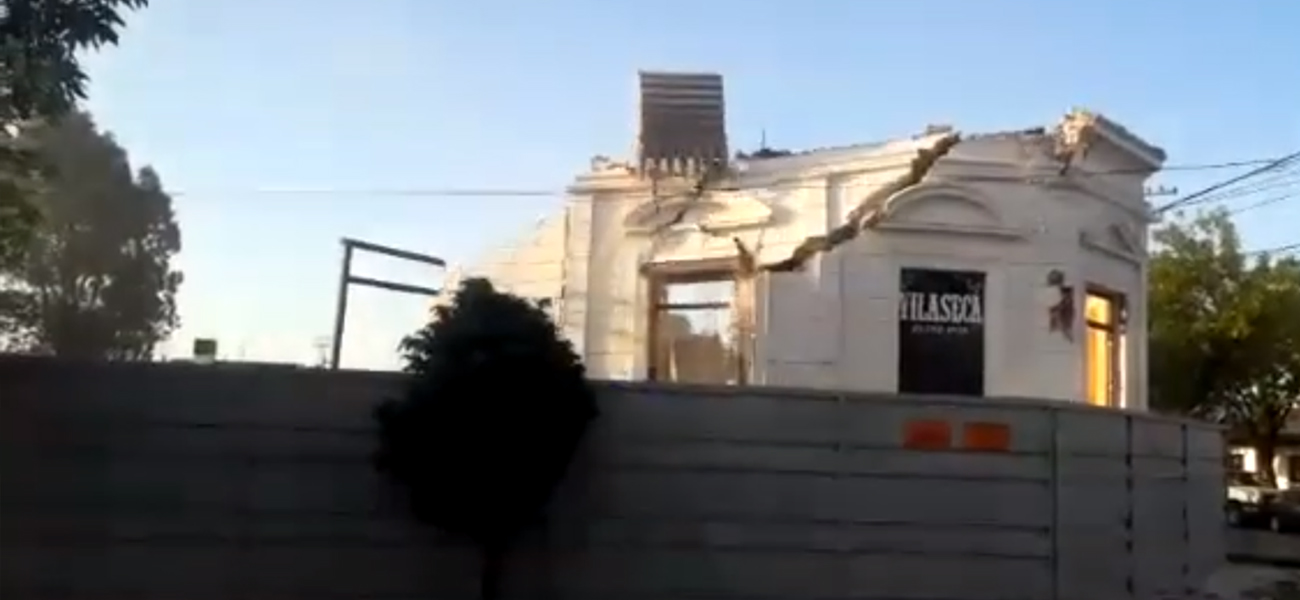 Así demolieron el edificio de la ex Escuela de Comercio