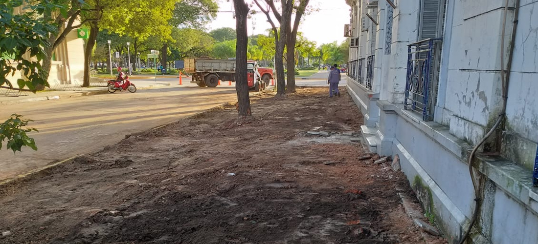 Reparan la vereda frente a la Unidad Regional IX