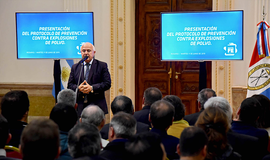 Lifschitz presentó el primer protocolo de Argentina para la prevención de explosiones de polvo en terminales portuarias