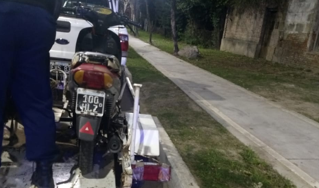 Empleado municipal alcoholizado se negó al control, le retuvieron la moto y podría perder el empleo