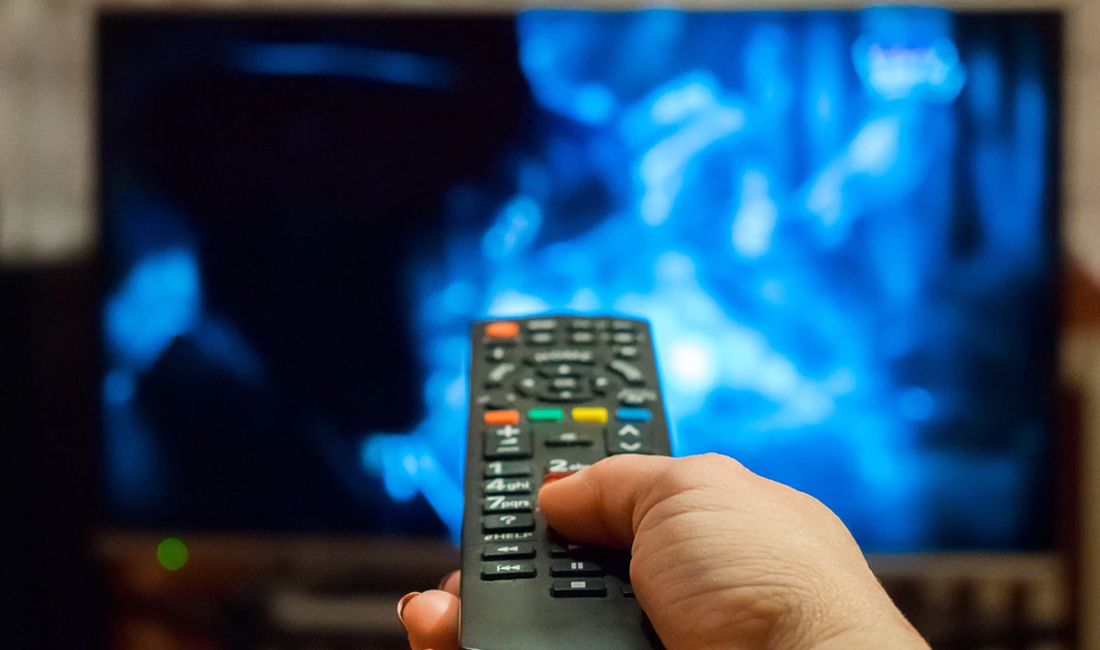 El gobierno redujo a la mitad el espacio que disponen los partidos para publicar spots en radio y TV