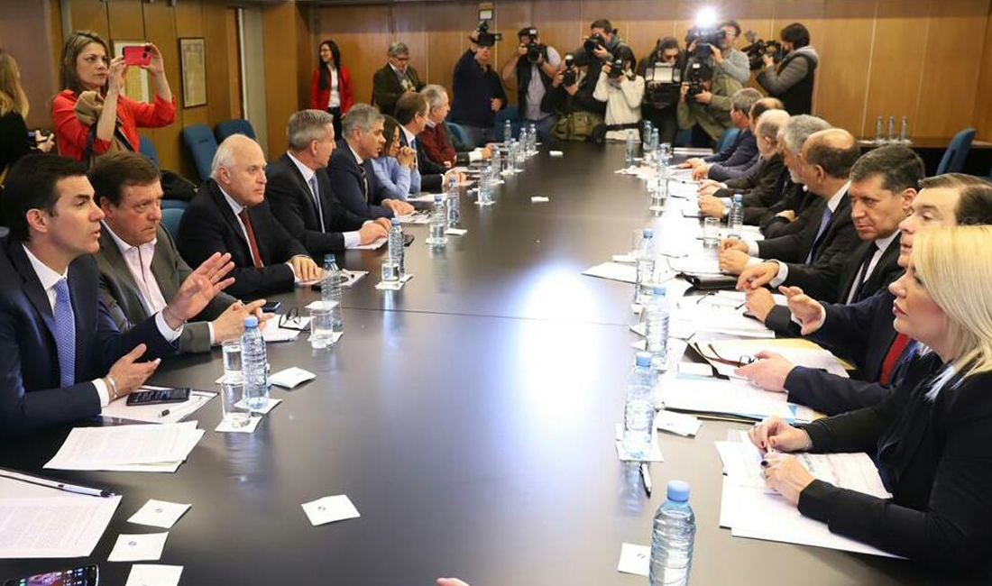 Las provincias apelaron a la Corte por el decreto de Macri para bajar impuestos