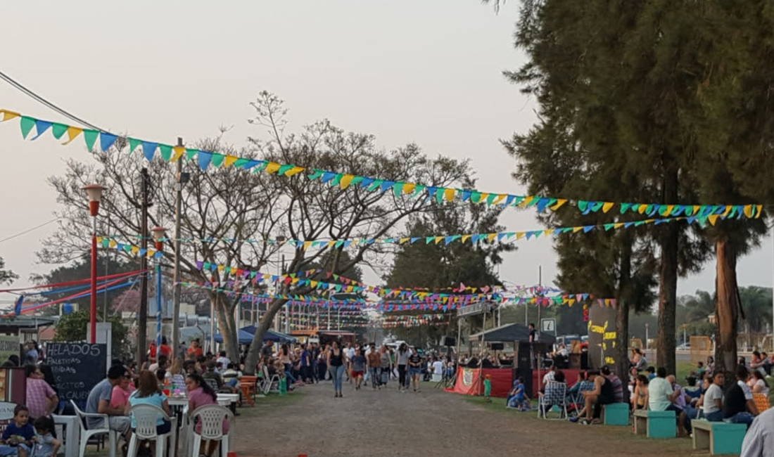 La provincia realizó una feria regional con emprendedores de la economía social en Las Toscas