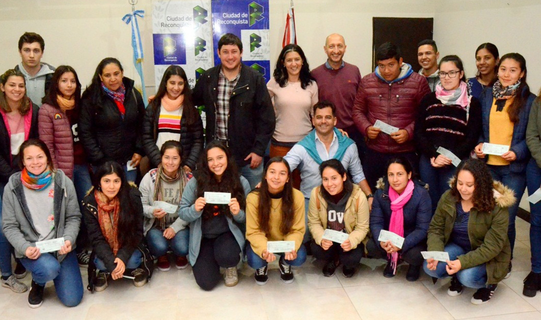 El Gobierno de Reconquista entregó aportes  a estudiantes de nivel superior