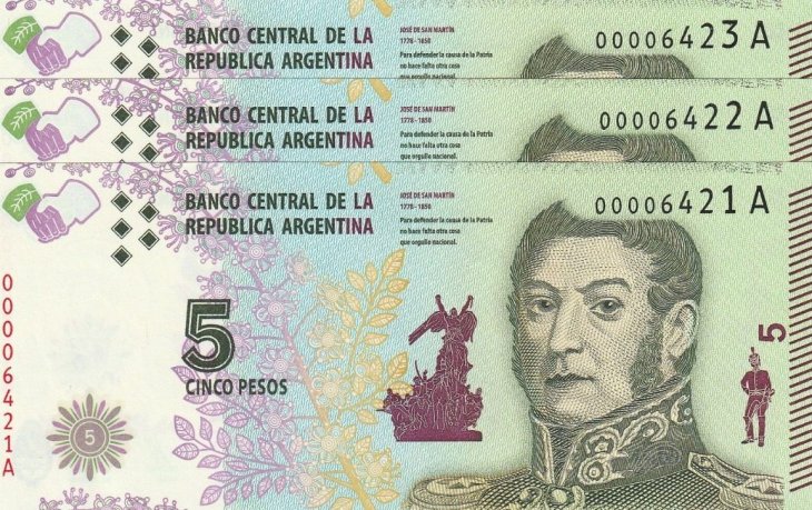 Extienden la validez de los billetes de 5 pesos