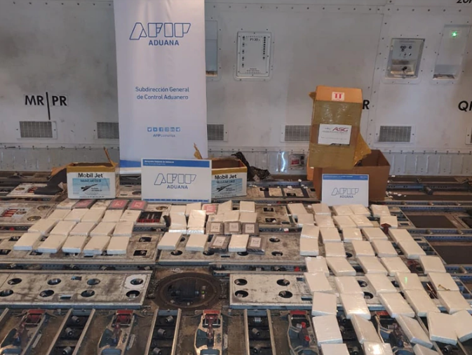 82 kilos de cocaína en el aeropuerto de Ezeiza