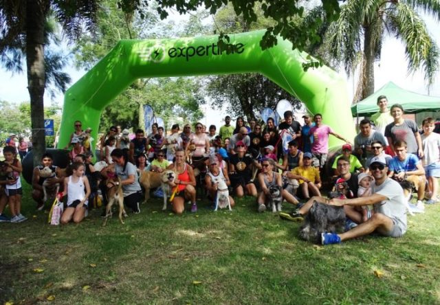84 Participantes se animaron al Dog Running