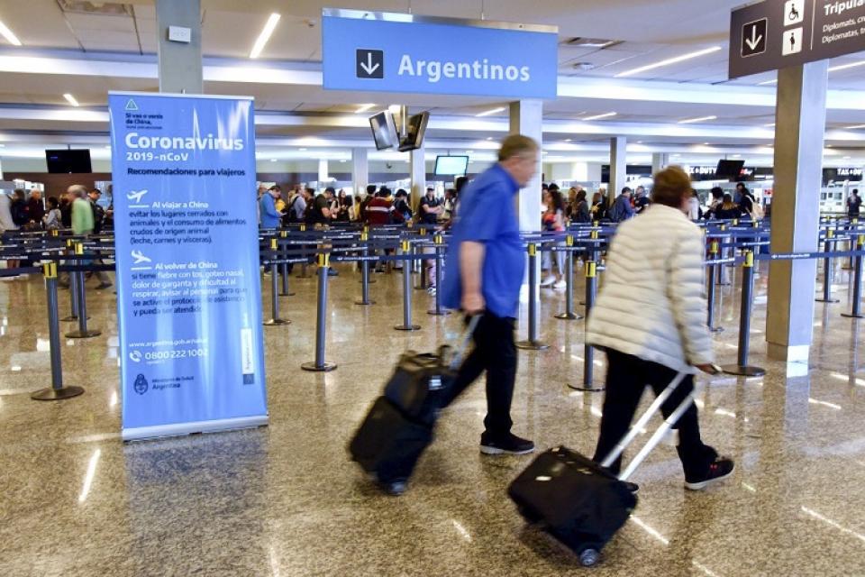 La Argentina cierra todas sus fronteras desde la medianoche