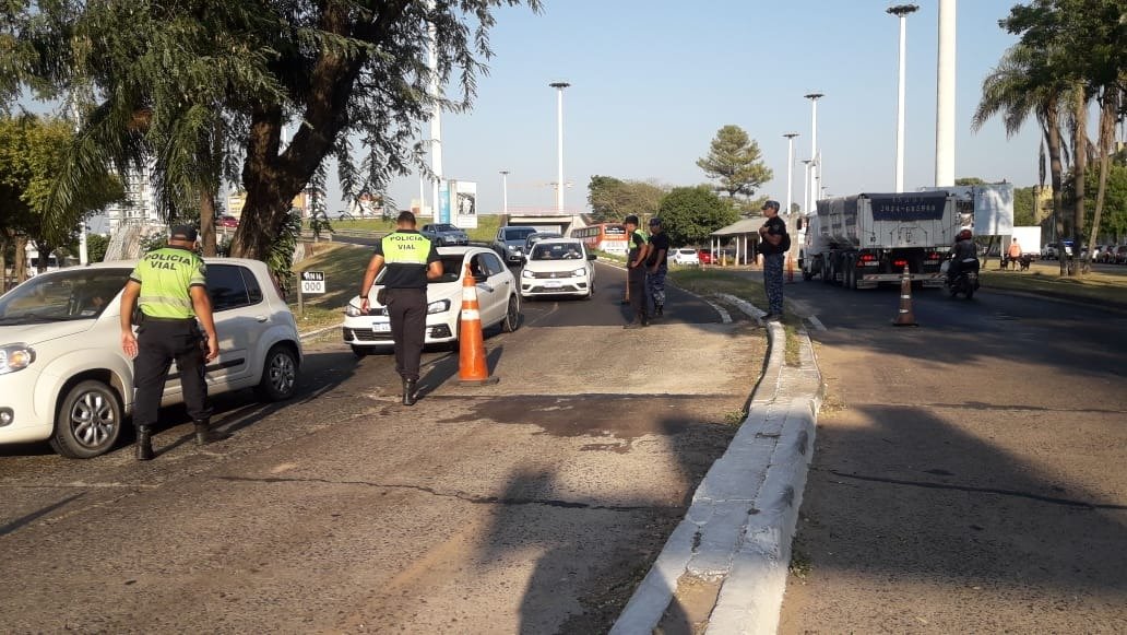 Corrientes con controles en el puente limita el ingreso de personas que lleguen del Chaco