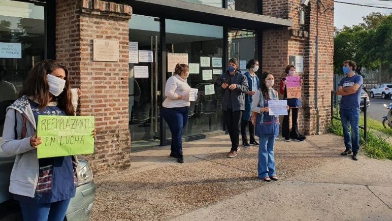 Docentes reemplazantes volverán a manifestarse en distintivos puntos de la provincia