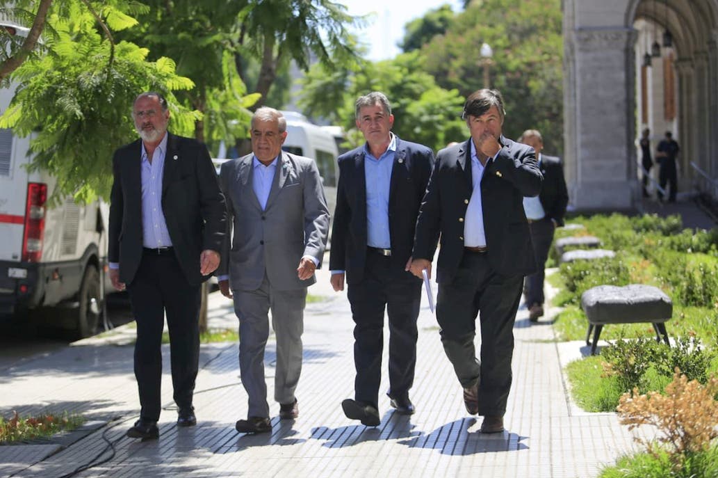 La Corte tratará hoy el caso de los tres jueces desplazados