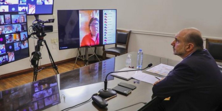 El comité de expertos recomendó al Gobernador Perotti retroceder de fase
