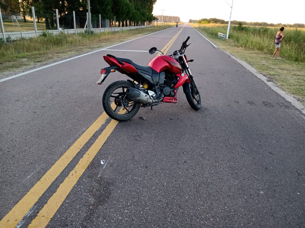 Un persona gravemente lesionada en una pierna producto de un derrape en