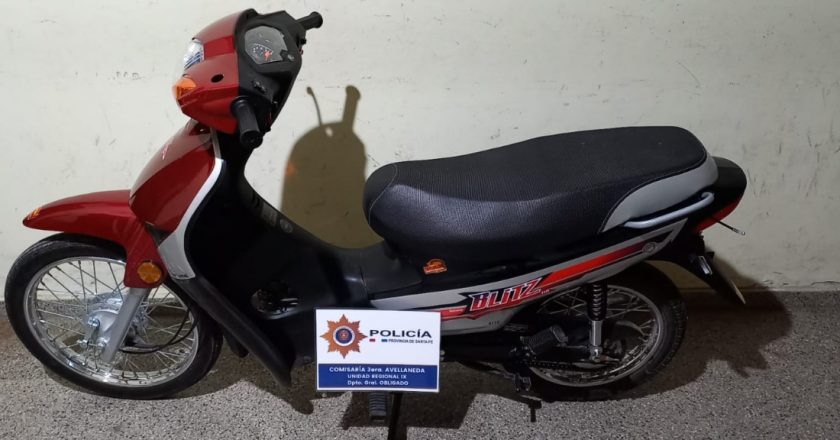 Le robaron la moto, hizo la denuncia pero la encontró ella misma en otra ciudad