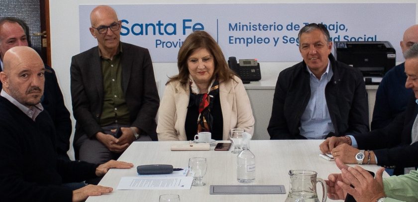 Vuelven las paritarias para personal de salud, administración y docentes en Santa Fe