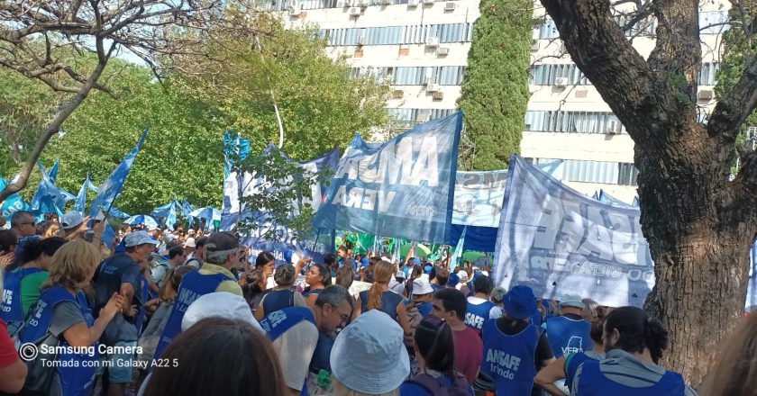 Paritarias: la provincia vuelve a convocar a los docentes