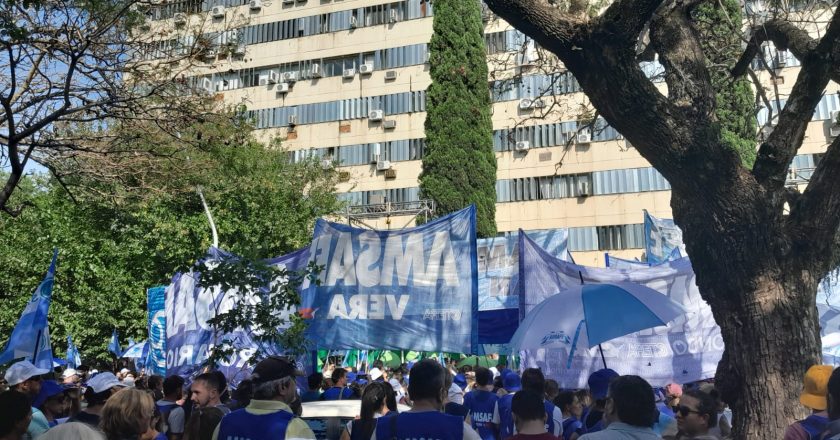 Paritarias docente: arranca la movilización docente frente al Ministerio de Educación