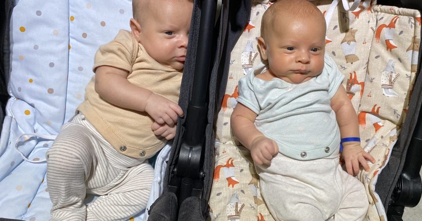 La divertida historia de los padres que no reconocen a sus hijos gemelos: Nino y Beto